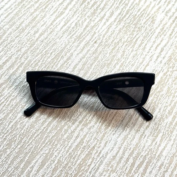 GENTLE MONSTER x Jennie ‘1996’ Black Sunglasses (Re-Posh) - Picture 12 of 14